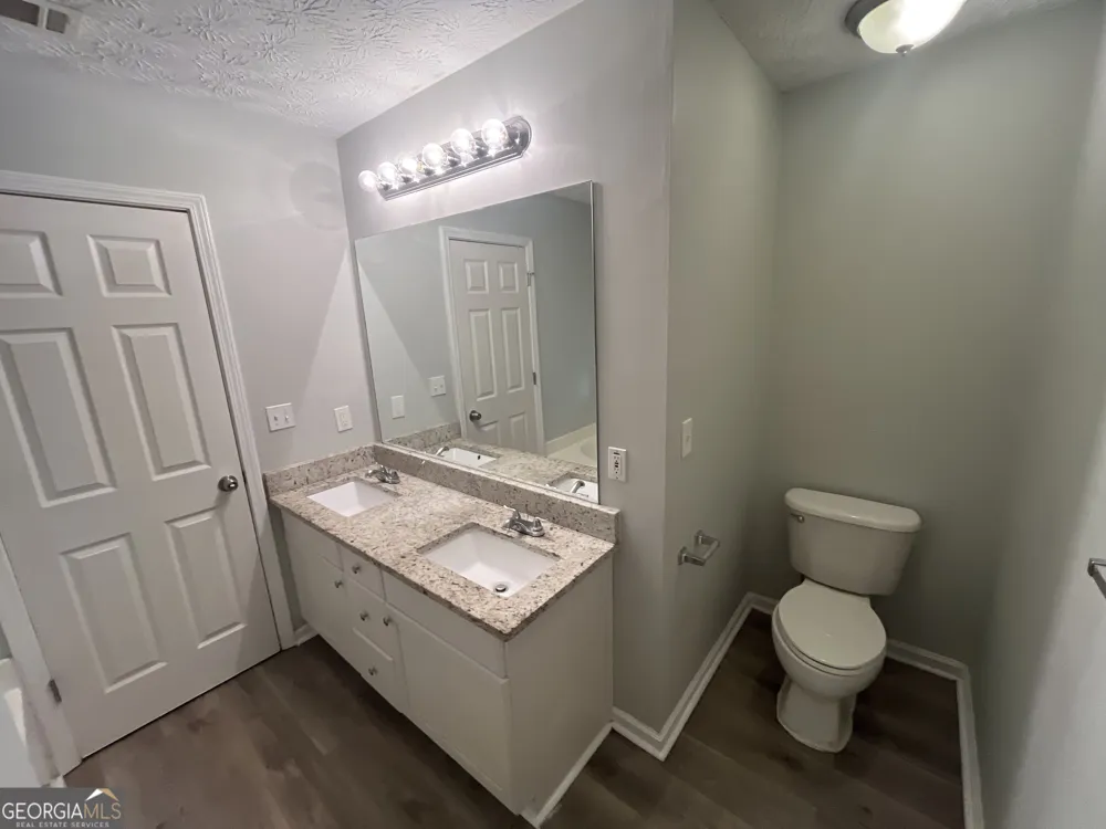 35 Creekview CT Covington, GA 30016