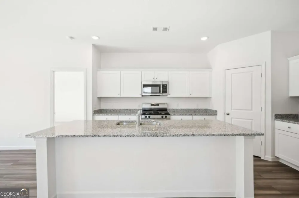 32 Crescent BLVD Carrollton, GA 30116