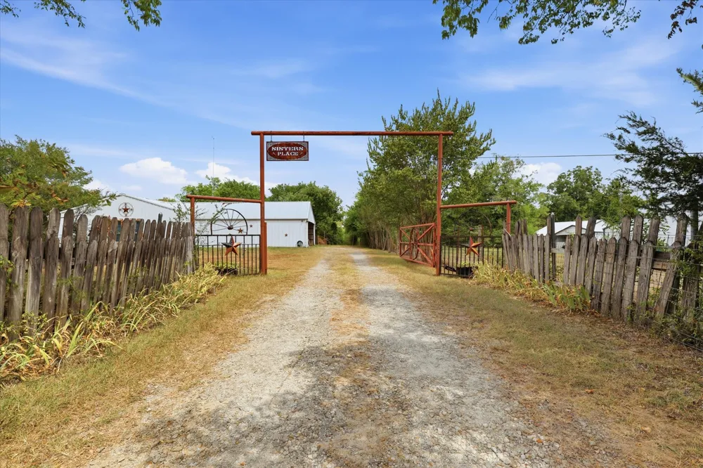 521 Vz County Road 3501 Wills Point, TX 75169