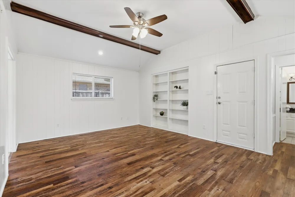 18512 Featherwood Drive Dallas, TX 75252