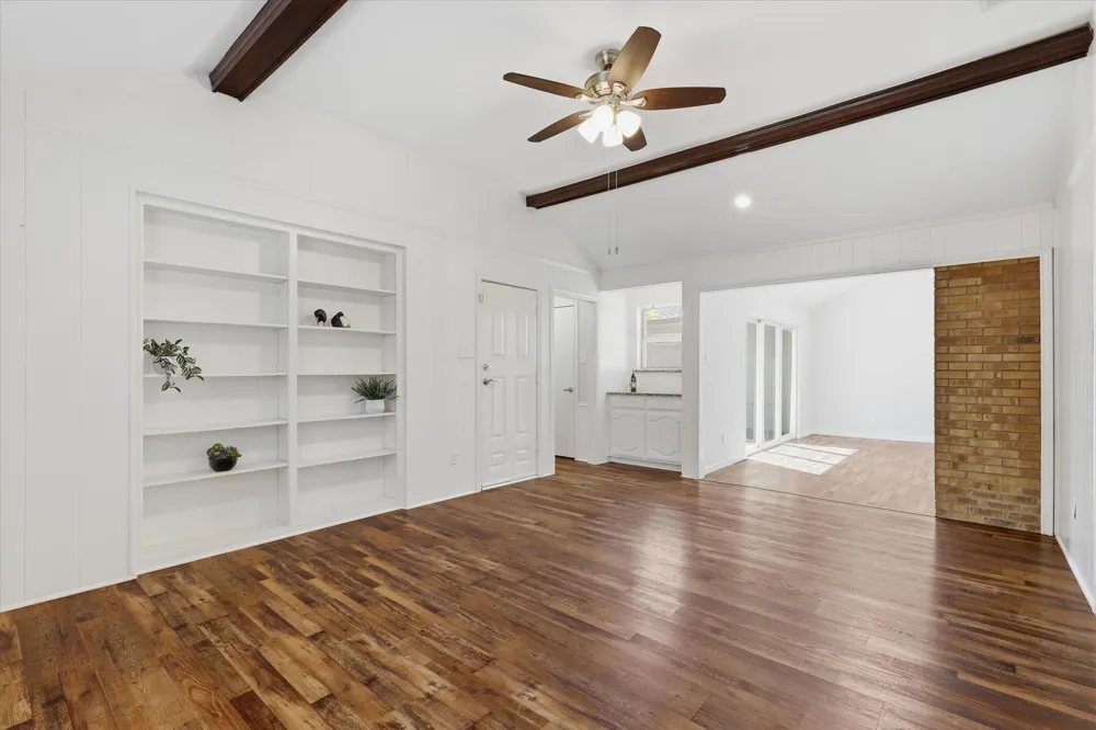 18512 Featherwood Drive Dallas, TX 75252