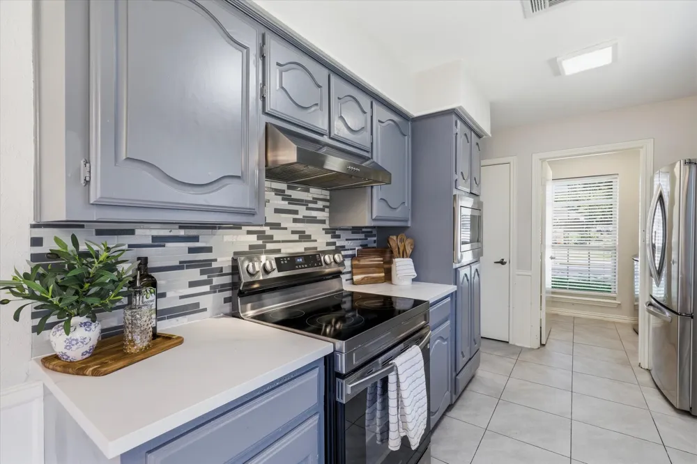 18512 Featherwood Drive Dallas, TX 75252
