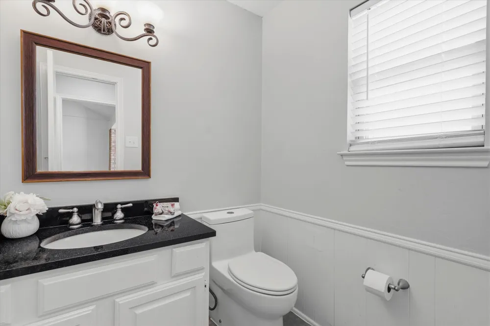 18512 Featherwood Drive Dallas, TX 75252