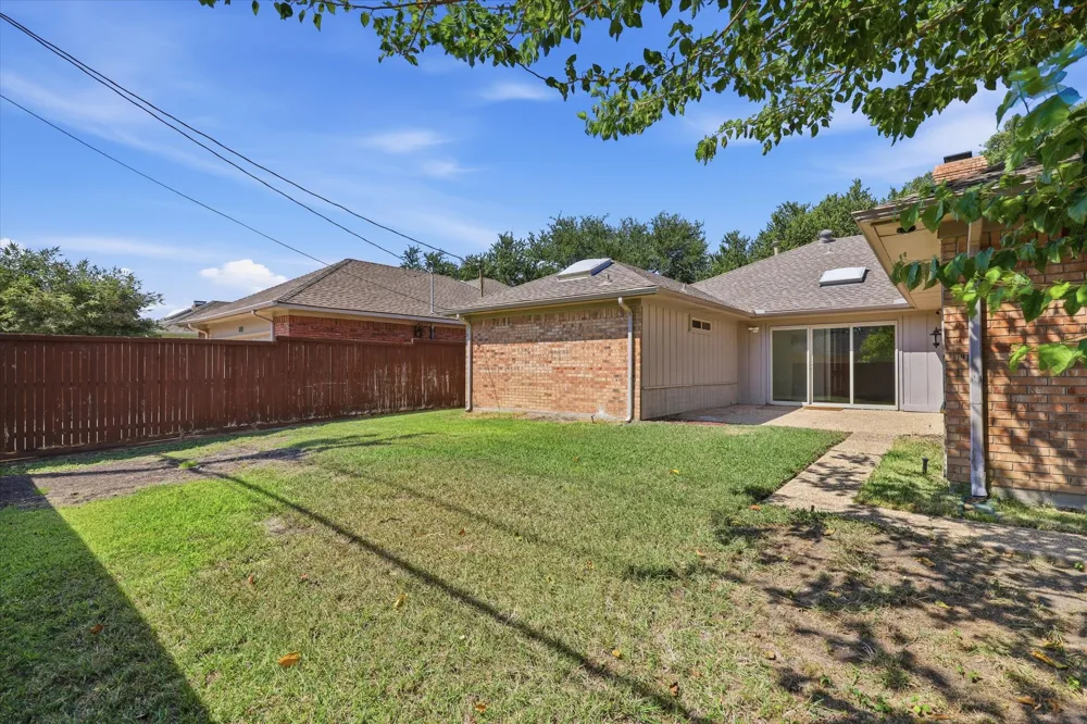 18512 Featherwood Drive Dallas, TX 75252