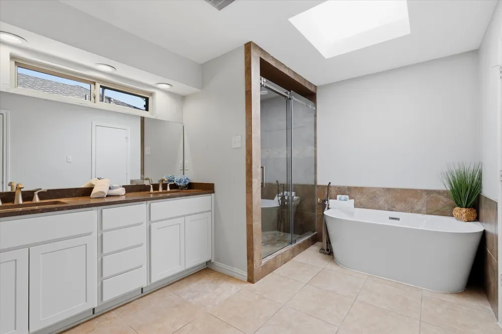 18512 Featherwood Drive Dallas, TX 75252