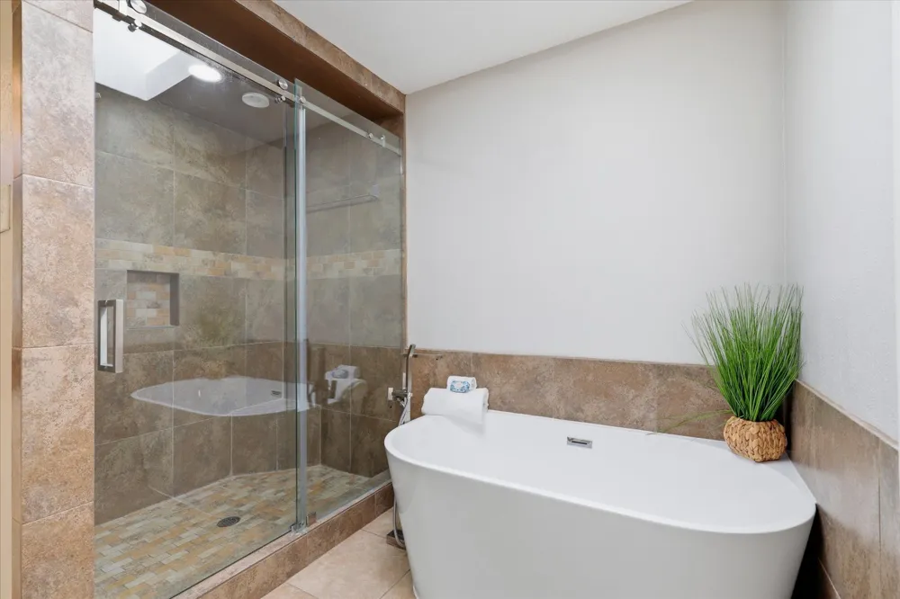 18512 Featherwood Drive Dallas, TX 75252