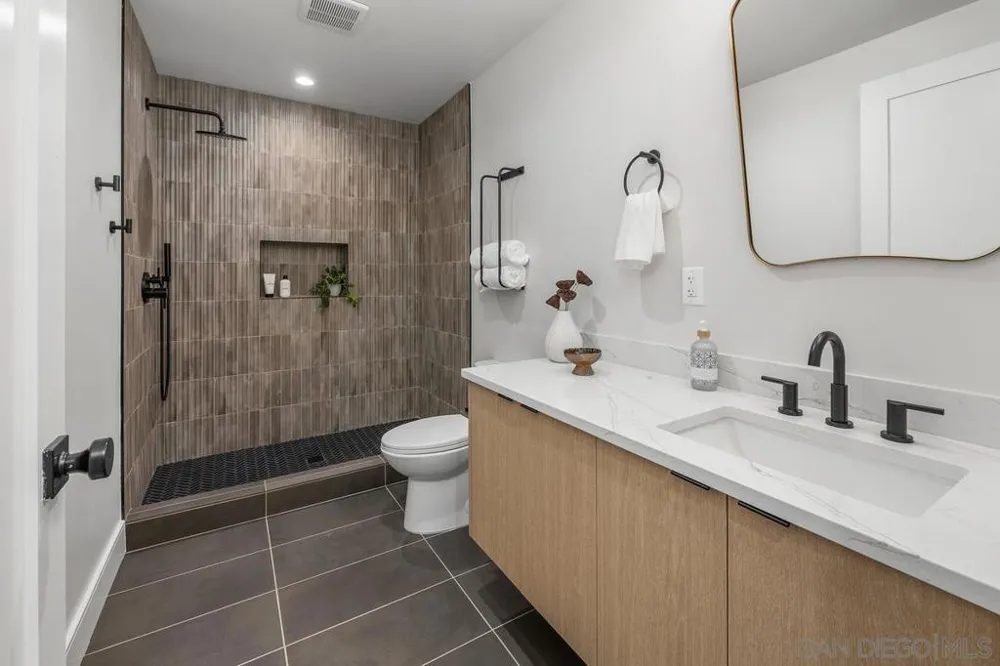 4222 Tonopah Ave San Diego, CA 92110