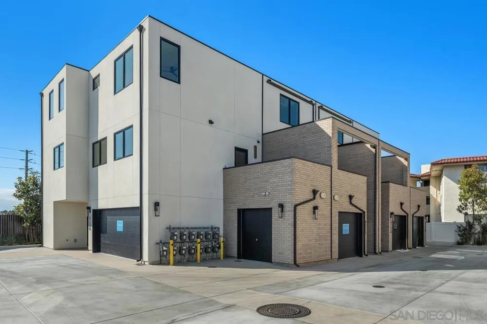 4222 Tonopah Ave San Diego, CA 92110