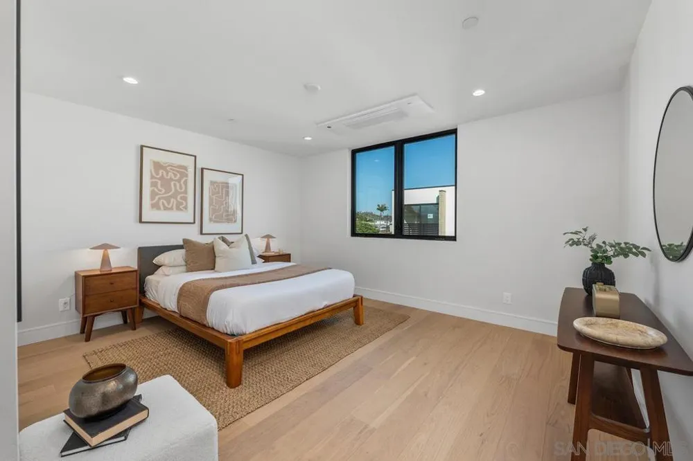 4222 Tonopah Ave San Diego, CA 92110
