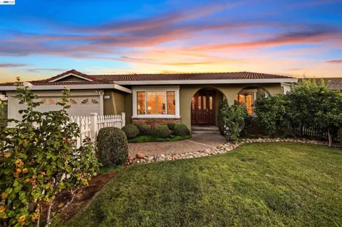 38351 Paseo Padre Pkwy
