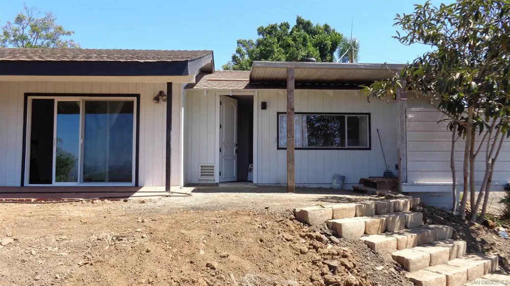 3730 Silverleaf Lane Vista, CA 92084