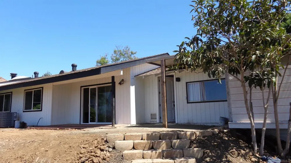 3730 Silverleaf Lane Vista, CA 92084