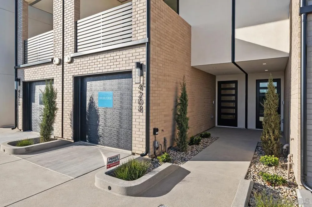 4202 Tonopah St San Diego, CA 92110