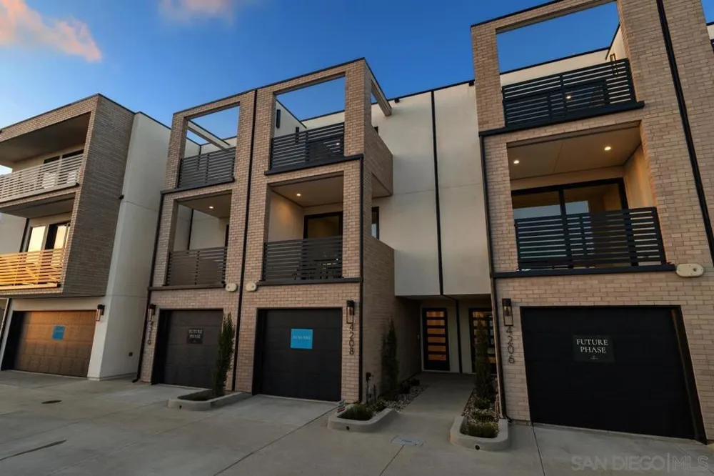 4202 Tonopah St San Diego, CA 92110
