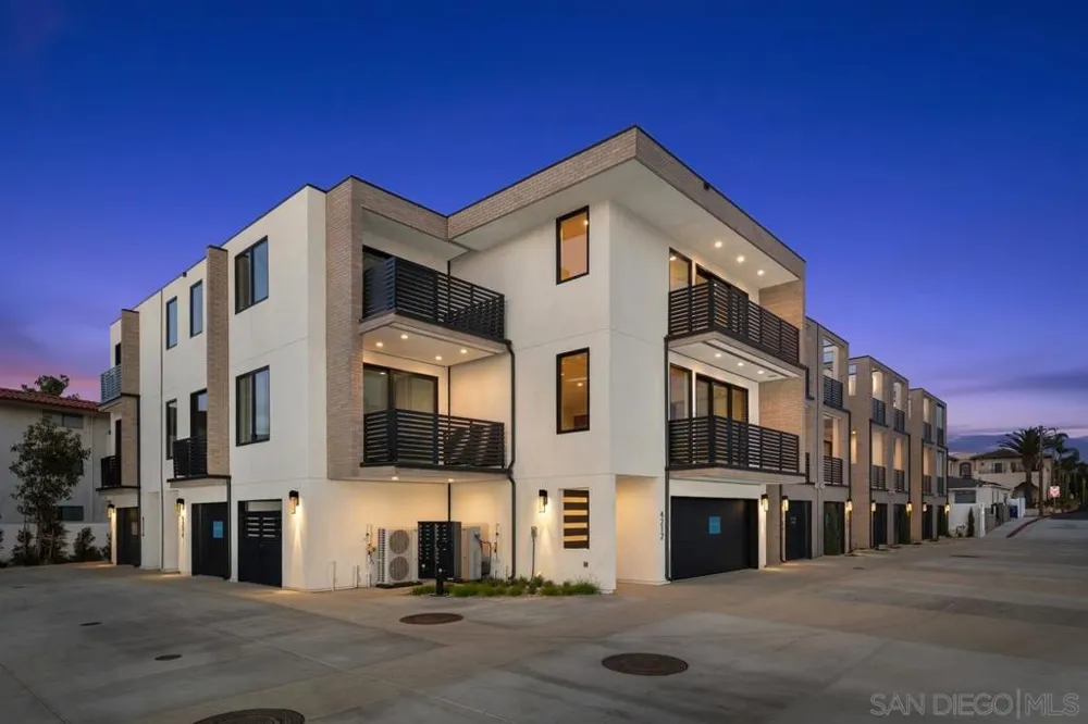 4202 Tonopah St San Diego, CA 92110