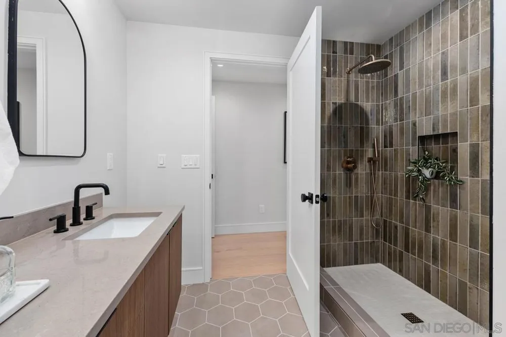 4202 Tonopah St San Diego, CA 92110