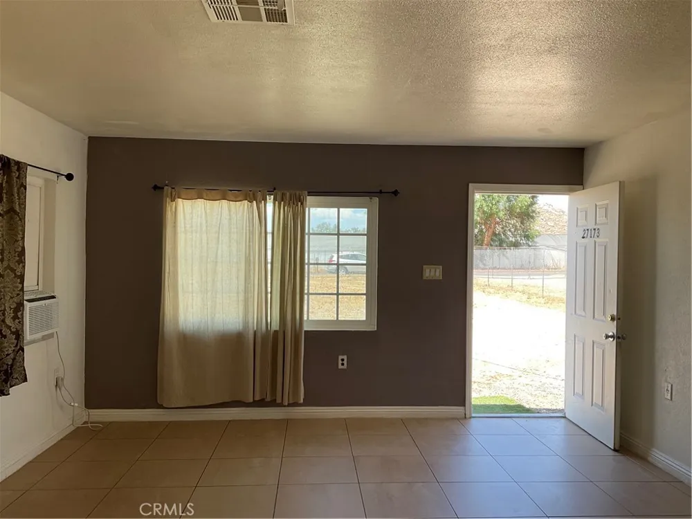 27173 Lemon Avenue Perris, CA 92571