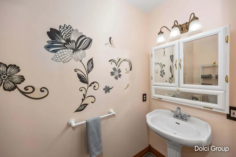 1260 Boynton Hills Avenue SE Ada, MI 49301