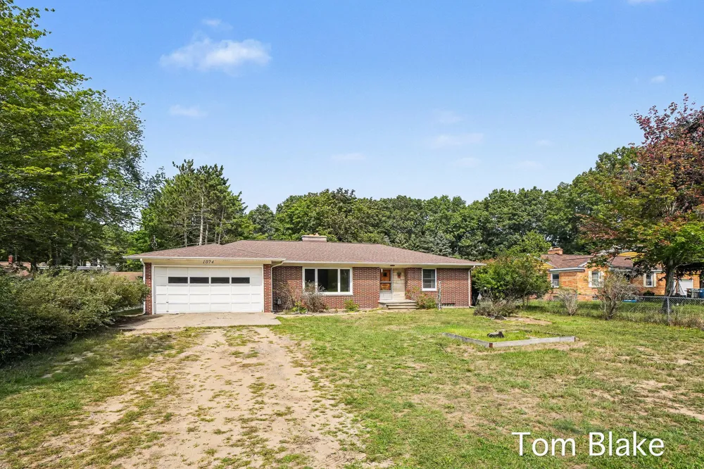 1074 Hendrick Road Norton Shores, MI 49441