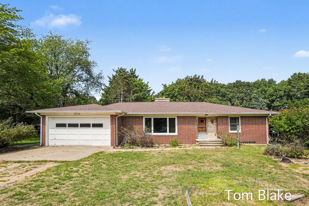 1074 Hendrick Road Norton Shores, MI 49441