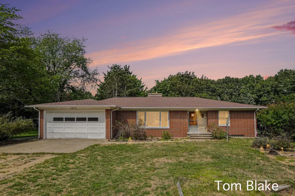 1074 Hendrick Road Norton Shores, MI 49441