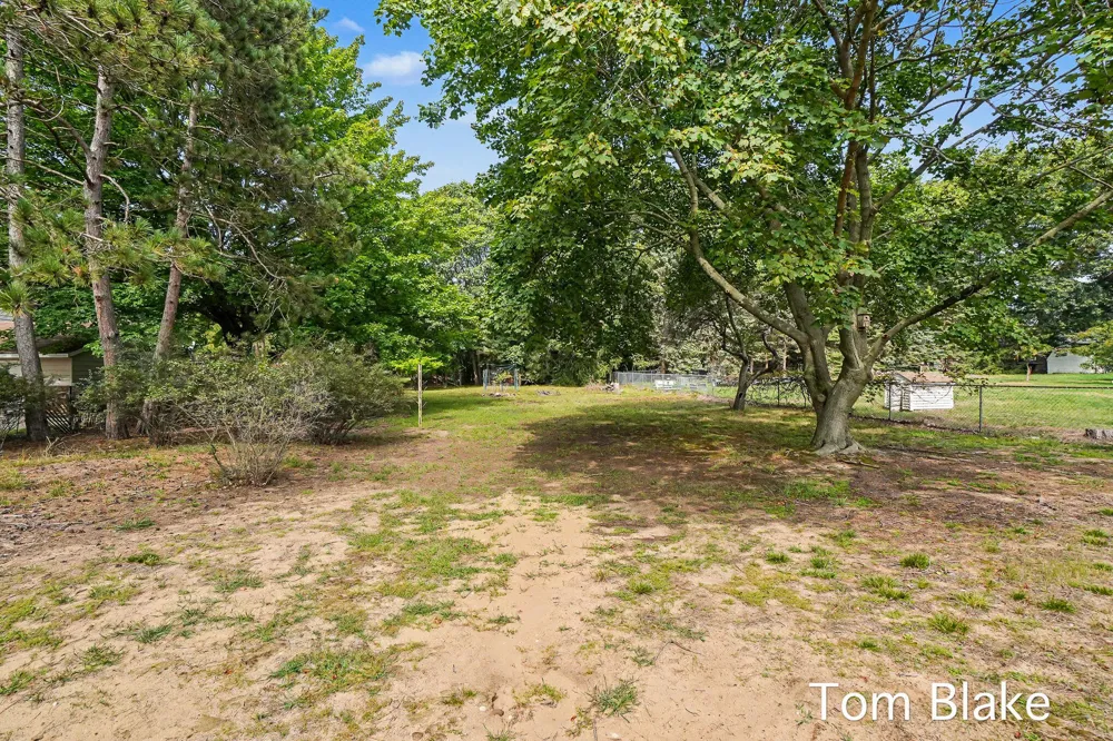 1074 Hendrick Road Norton Shores, MI 49441