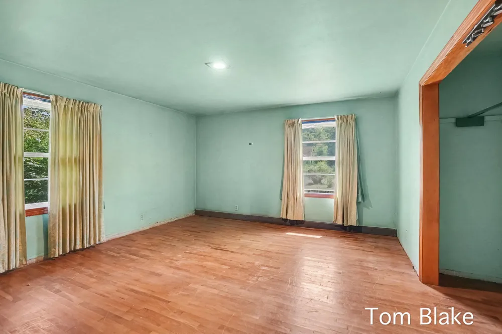 1074 Hendrick Road Norton Shores, MI 49441