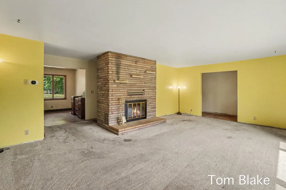 1074 Hendrick Road Norton Shores, MI 49441