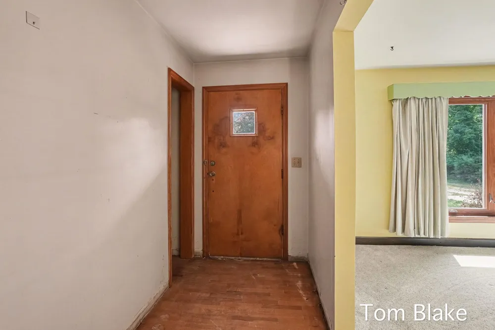 1074 Hendrick Road Norton Shores, MI 49441