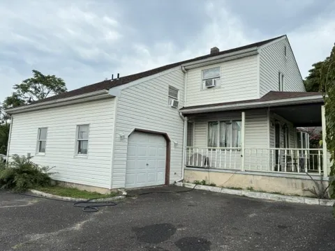 502 N West Avenue
