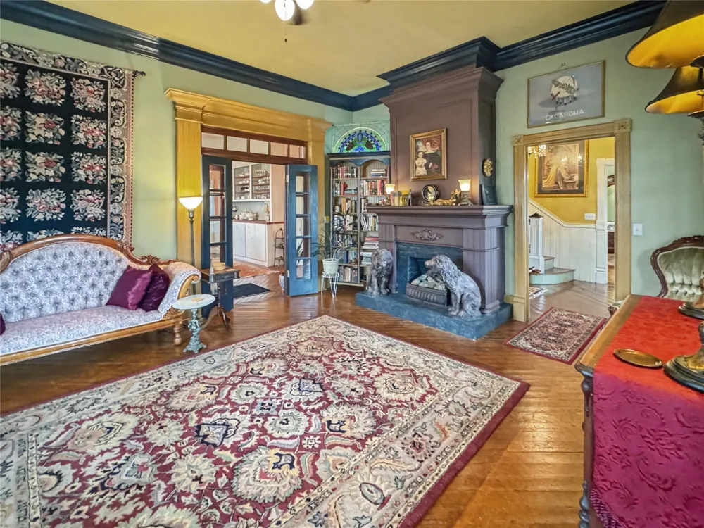 224 W Chickasaw Street Tahlequah, OK 74464