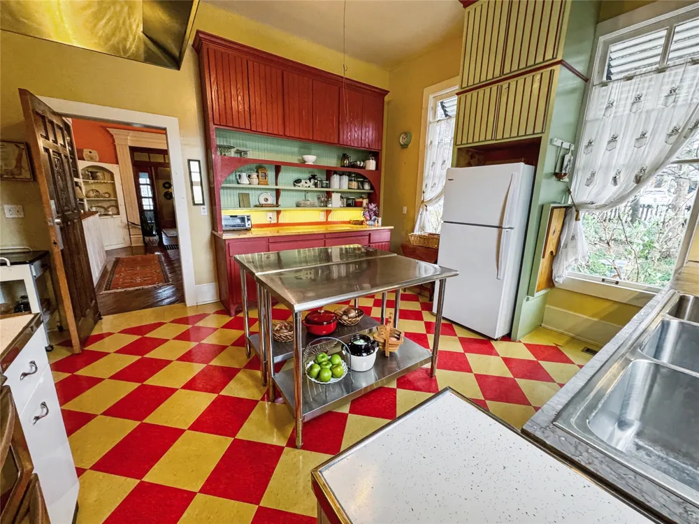 224 W Chickasaw Street Tahlequah, OK 74464