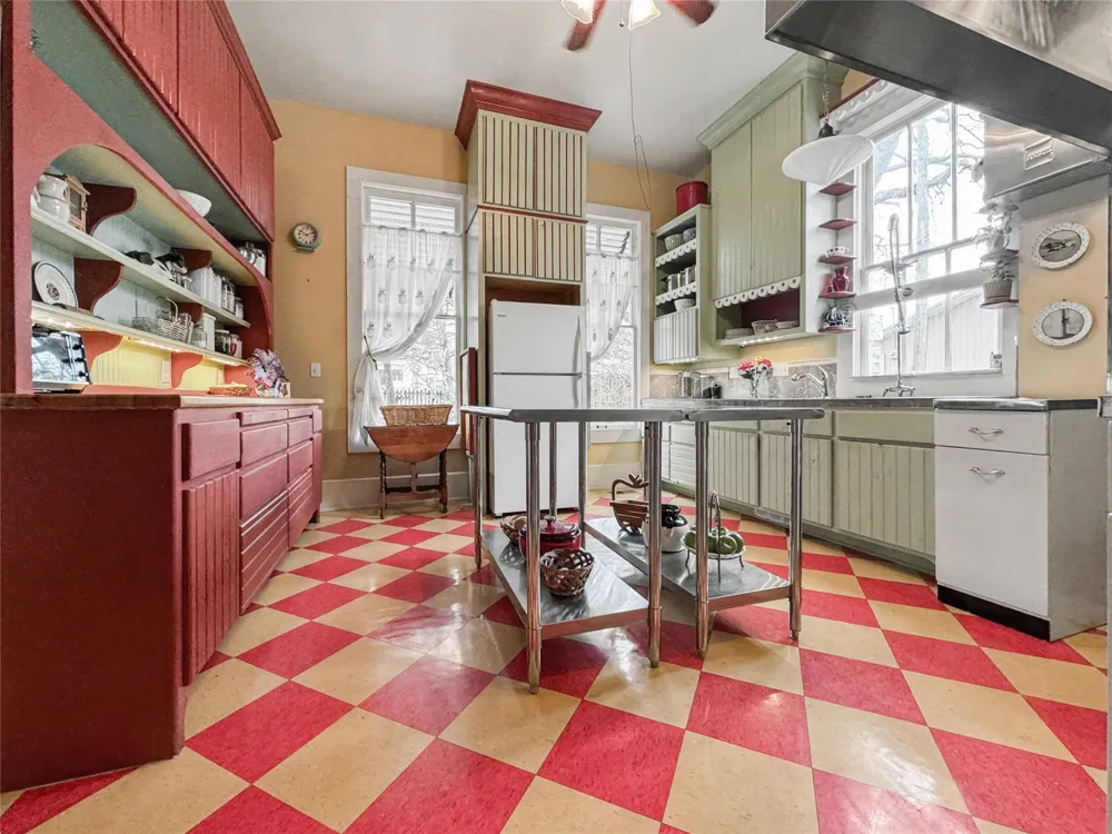 224 W Chickasaw Street Tahlequah, OK 74464