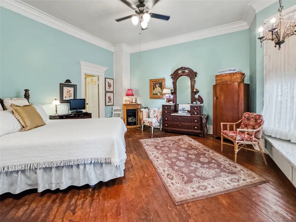 224 W Chickasaw Street Tahlequah, OK 74464