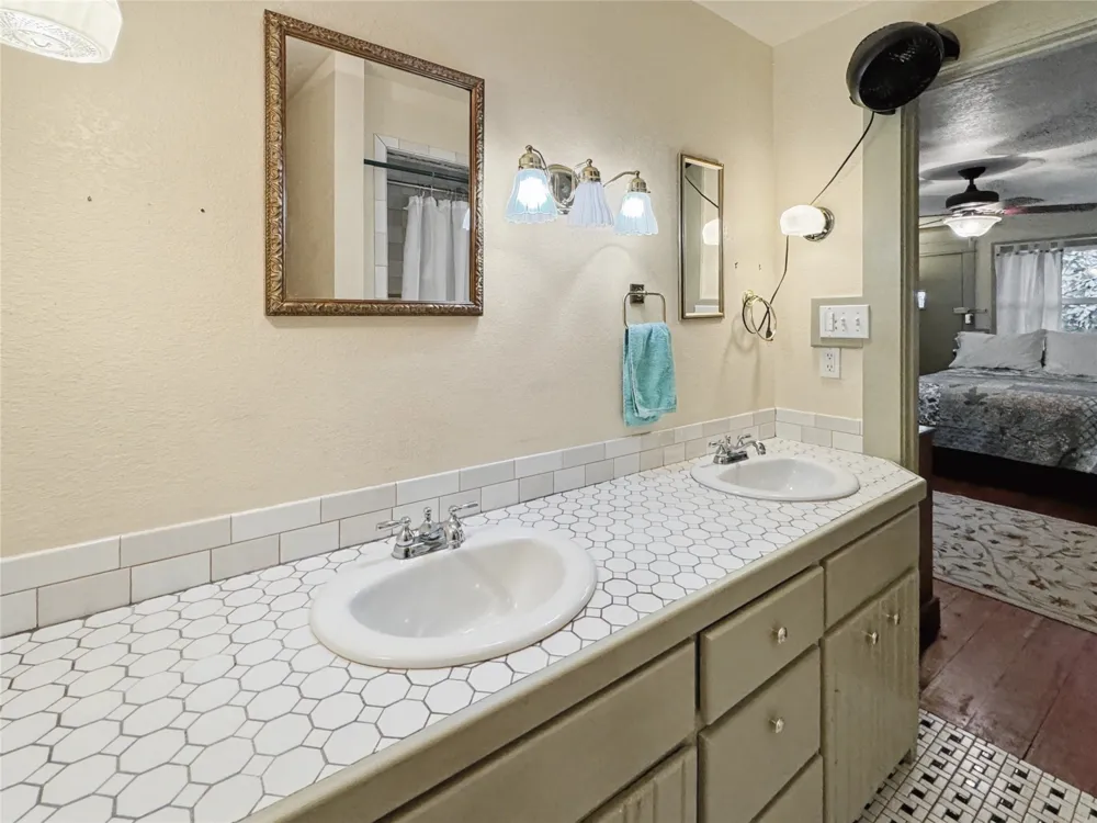 224 W Chickasaw Street Tahlequah, OK 74464