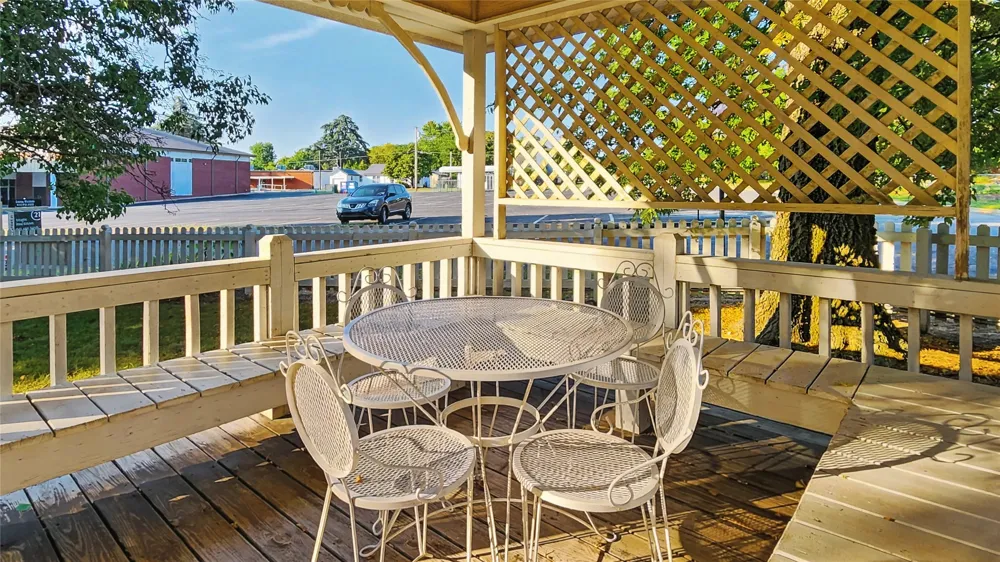 224 W Chickasaw Street Tahlequah, OK 74464