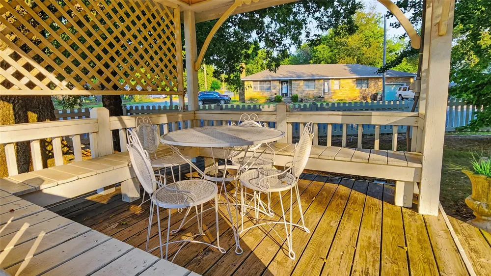 224 W Chickasaw Street Tahlequah, OK 74464