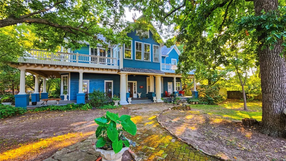 224 W Chickasaw Street Tahlequah, OK 74464