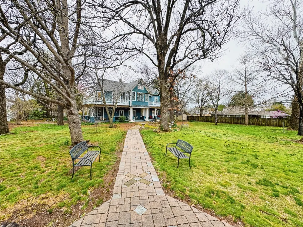 224 W Chickasaw Street Tahlequah, OK 74464