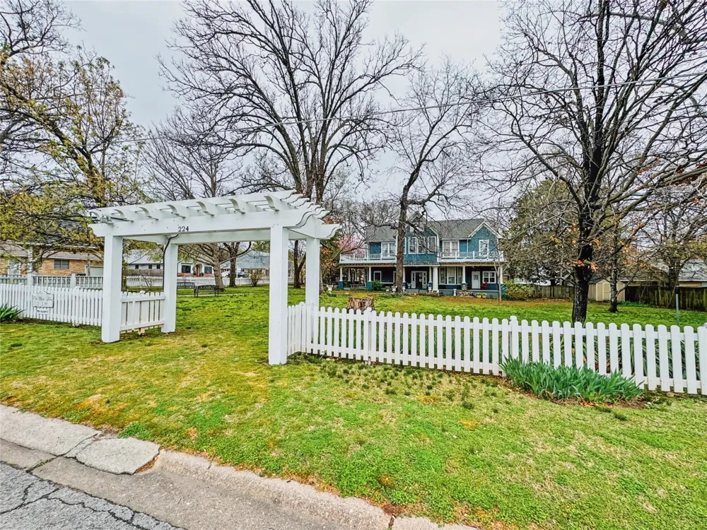 224 W Chickasaw Street Tahlequah, OK 74464