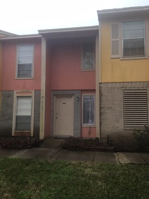 6702 Everhart #N104 Corpus Christi, TX 78413