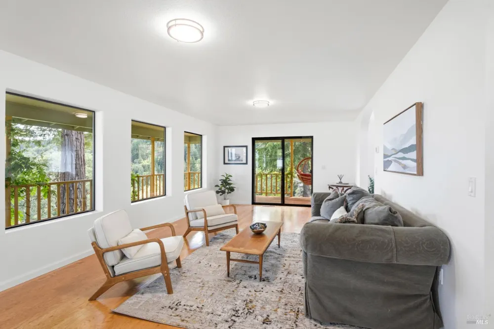 1455 Oak Knoll Road Ukiah, CA 95482
