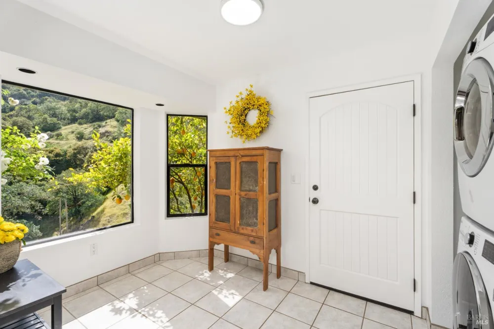 1455 Oak Knoll Road Ukiah, CA 95482