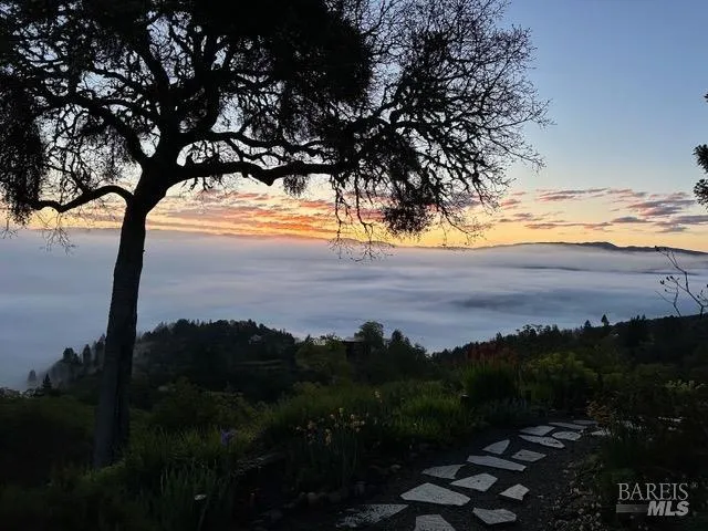 1455 Oak Knoll Road Ukiah, CA 95482