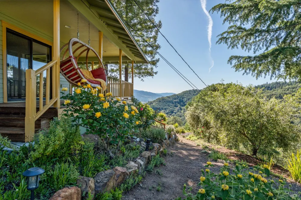 1455 Oak Knoll Road Ukiah, CA 95482