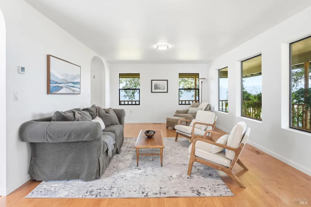 1455 Oak Knoll Road Ukiah, CA 95482