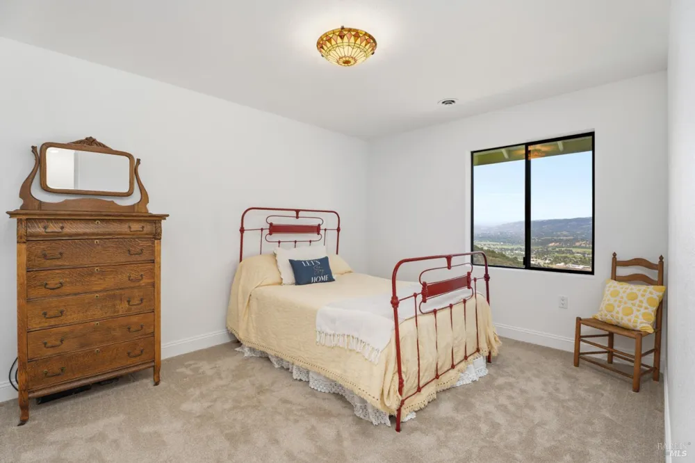 1455 Oak Knoll Road Ukiah, CA 95482