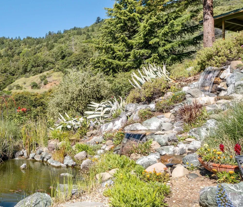 1455 Oak Knoll Road Ukiah, CA 95482