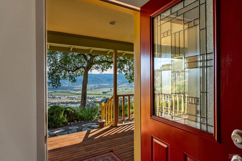 1455 Oak Knoll Road Ukiah, CA 95482