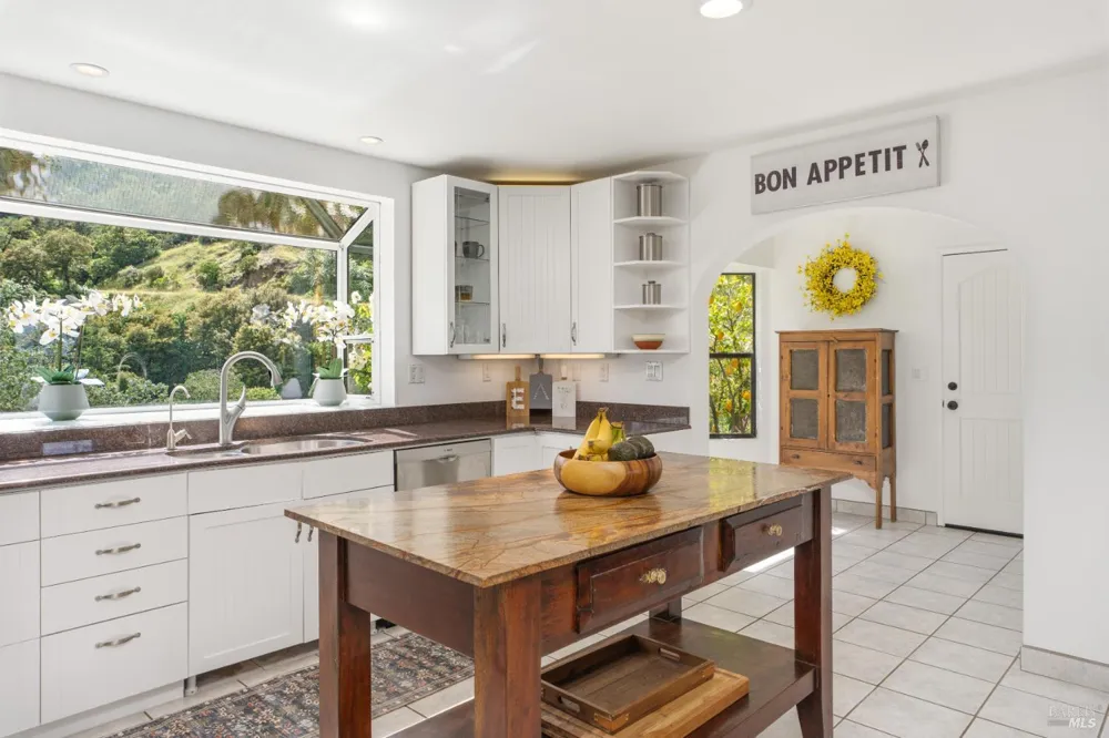 1455 Oak Knoll Road Ukiah, CA 95482